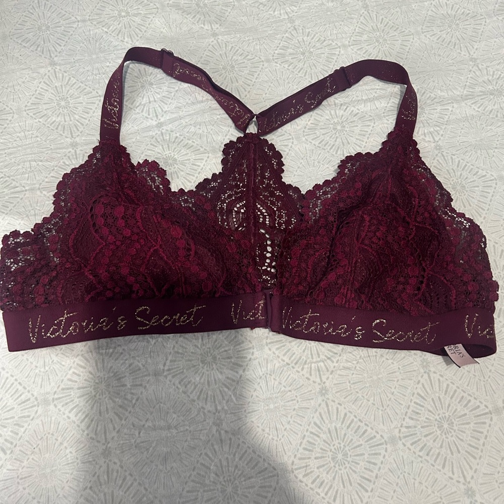 Victoria's Secret Deep Red Lace Bralette médium size